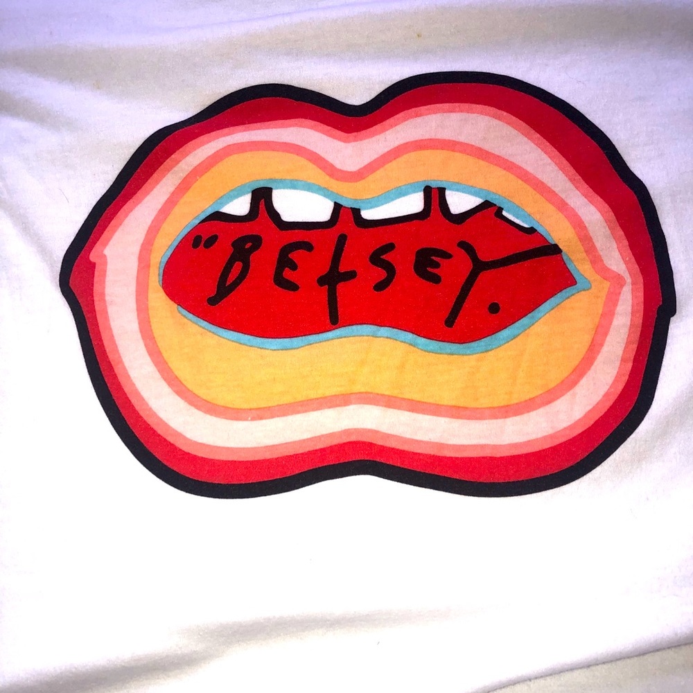 A crop top that is really cute